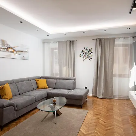 Sena Luxury Пула